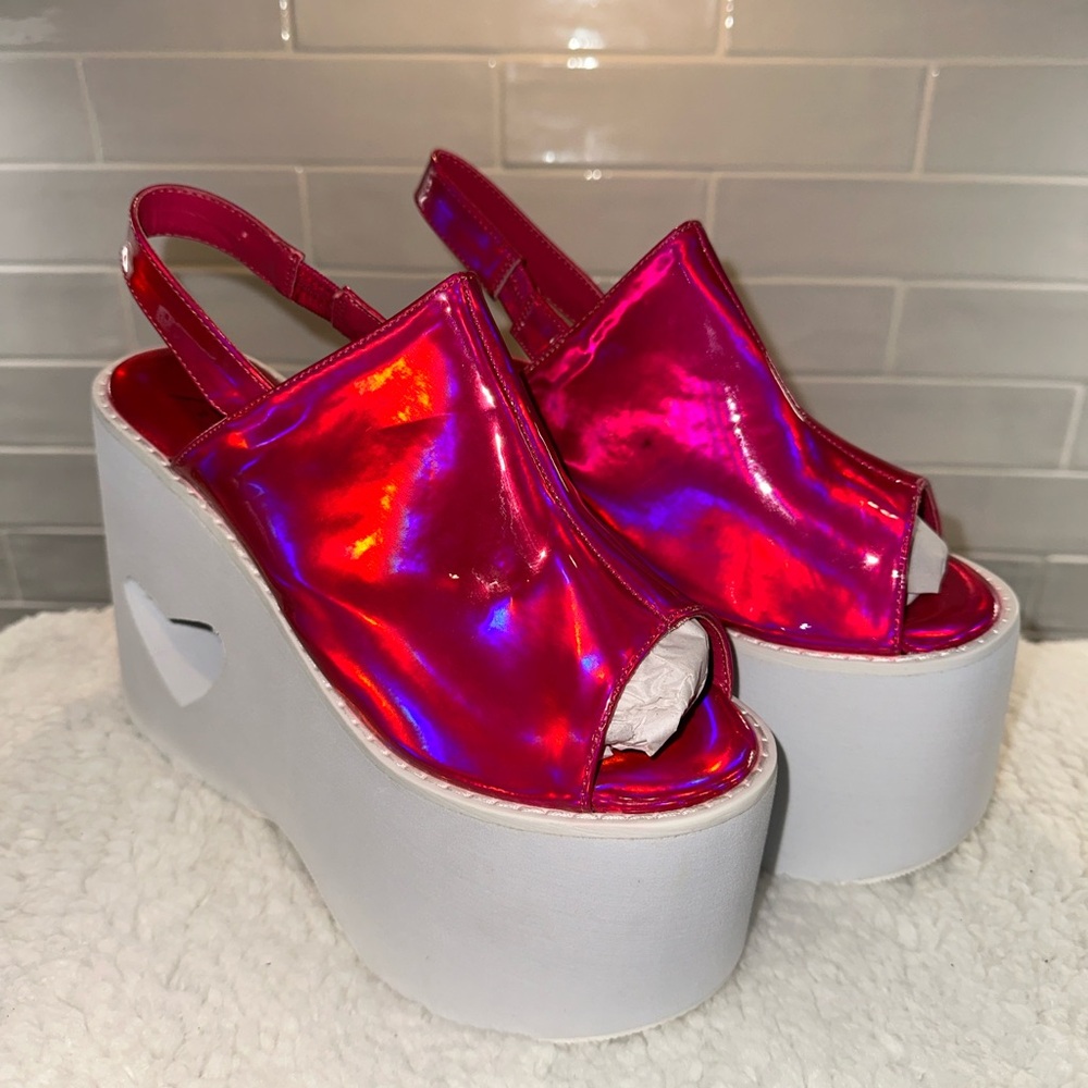 Sweet Lover Heart Cut Platforms